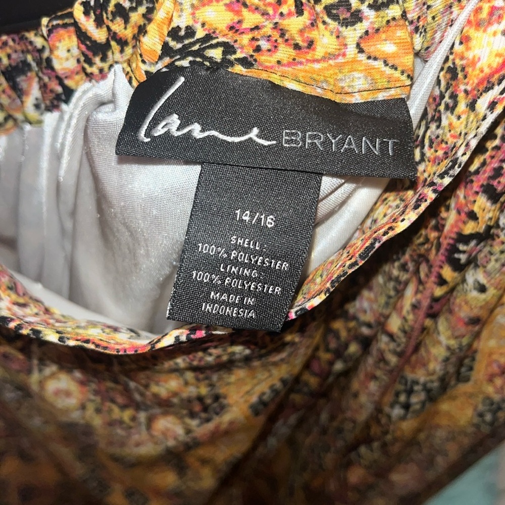 Long ankle left Lane Bryant flow skirt